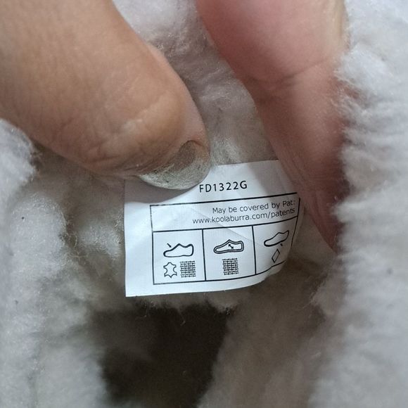 NEW UGG KOOLABURRA BARLEE MINI IN WINE - Picture 9 of 10